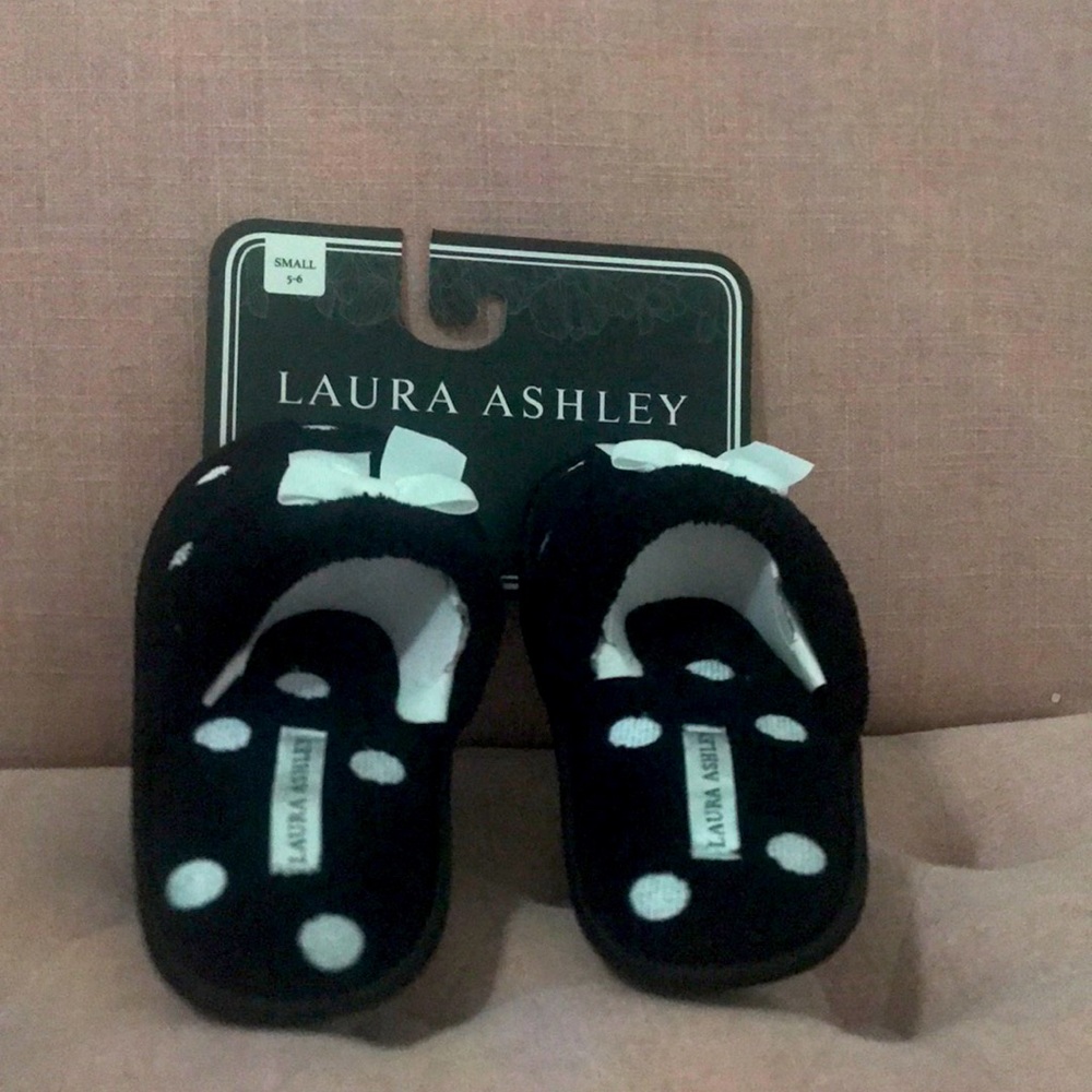 NWT Laura Ashley cute and comfy scuffs